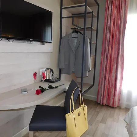 25 Hotel Socx