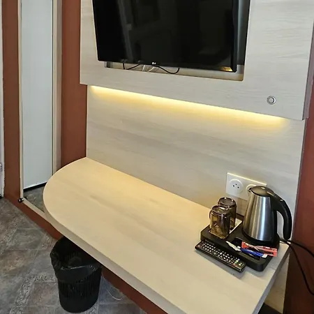 Hotel 25 3*